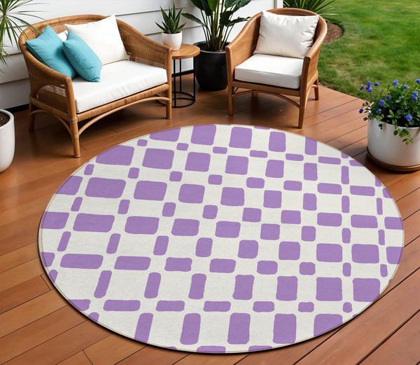 Homeroots 3' Artichoke Green Geometric Indoor Outdoor Area Rug - Stylish, Washable, And Durable For Any Space 8' Round Polyester 591143