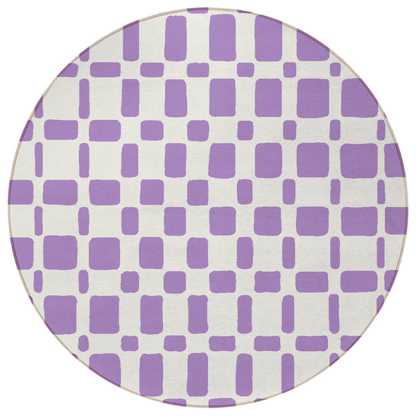 Homeroots 3' Artichoke Green Geometric Indoor Outdoor Area Rug - Stylish, Washable, And Durable For Any Space 8' Round Polyester 591143