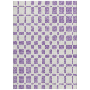 Homeroots 3' Artichoke Green Geometric Indoor Outdoor Area Rug - Stylish, Washable, And Durable For Any Space 8' X 10' Polyester 591144