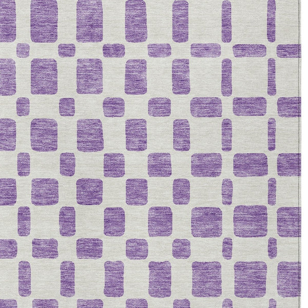 Homeroots 3' Artichoke Green Geometric Indoor Outdoor Area Rug - Stylish, Washable, And Durable For Any Space 9' X 12' Polyester 591145