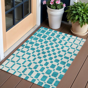 Homeroots 3' Artichoke Green Geometric Indoor Outdoor Area Rug - Stylish, Washable, And Durable For Any Space 3' X 5' Polyester 591147