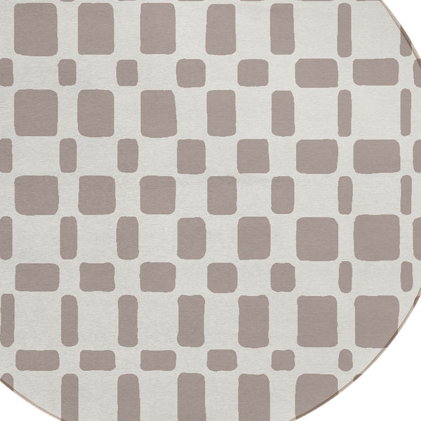 Homeroots 3' Artichoke Green Geometric Indoor Outdoor Area Rug - Stylish, Washable, And Durable For Any Space 8' Round Polyester 591155