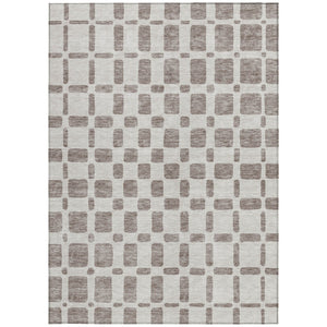 Homeroots 3' Artichoke Green Geometric Indoor Outdoor Area Rug - Stylish, Washable, And Durable For Any Space 8' X 10' Polyester 591156