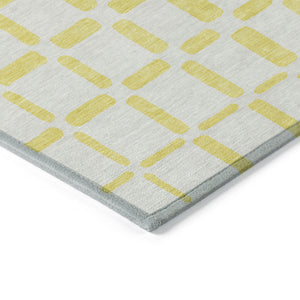 Homeroots 3' Artichoke Green Geometric Indoor Outdoor Area Rug - Stylish, Washable, And Durable For Any Space 3' X 5' Polyester 591165