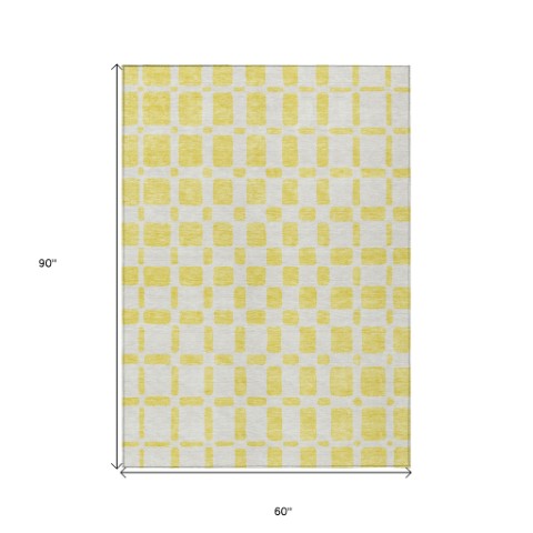Homeroots 3' Artichoke Green Geometric Indoor Outdoor Area Rug - Stylish, Washable, And Durable For Any Space 5' X 8' Polyester 591166