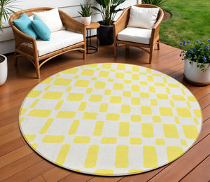 Homeroots 3' Artichoke Green Geometric Indoor Outdoor Area Rug - Stylish, Washable, And Durable For Any Space 8' Round Polyester 591167