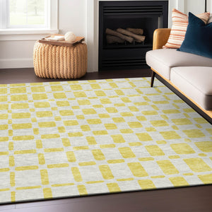 Homeroots 3' Artichoke Green Geometric Indoor Outdoor Area Rug - Stylish, Washable, And Durable For Any Space 8' X 10' Polyester 591168