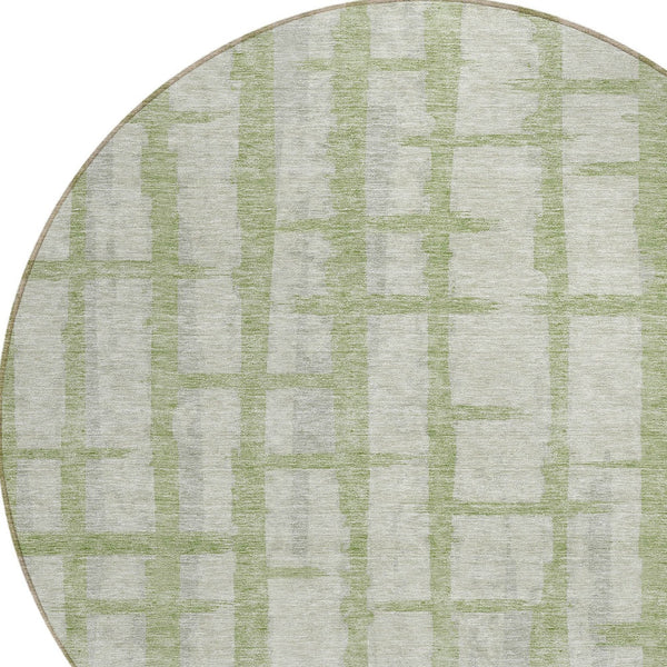 Homeroots 3' Stylish Artichoke Green & Gray Striped Washable Area Rug For Indoor And Outdoor Spaces 8' Round Polyester 591173
