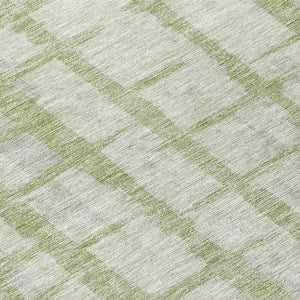 Homeroots 3' Stylish Artichoke Green & Gray Striped Washable Area Rug For Indoor And Outdoor Spaces 8' Round Polyester 591173