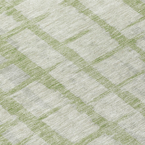 Homeroots 3' Stylish Artichoke Green & Gray Striped Washable Area Rug For Indoor And Outdoor Spaces 8' Round Polyester 591173