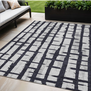 Homeroots 3' Stylish Artichoke Green & Gray Striped Washable Area Rug For Indoor And Outdoor Spaces 5' X 8' Polyester 591178