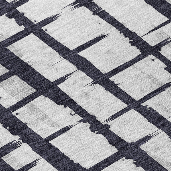 Homeroots 3' Stylish Artichoke Green & Gray Striped Washable Area Rug For Indoor And Outdoor Spaces 8' Round Polyester 591179