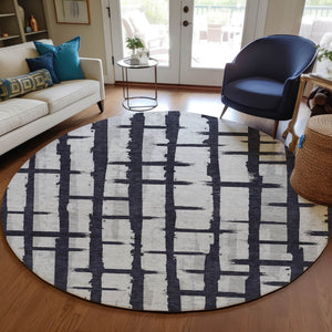 Homeroots 3' Stylish Artichoke Green & Gray Striped Washable Area Rug For Indoor And Outdoor Spaces 8' Round Polyester 591179