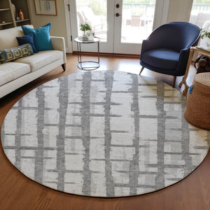 Homeroots 3' Stylish Artichoke Green & Gray Striped Washable Area Rug For Indoor And Outdoor Spaces 8' Round Polyester 591203