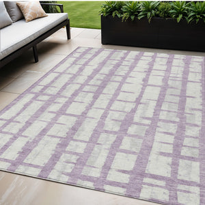 Homeroots 3' Stylish Artichoke Green & Gray Striped Washable Area Rug For Indoor And Outdoor Spaces 5' X 8' Polyester 591214