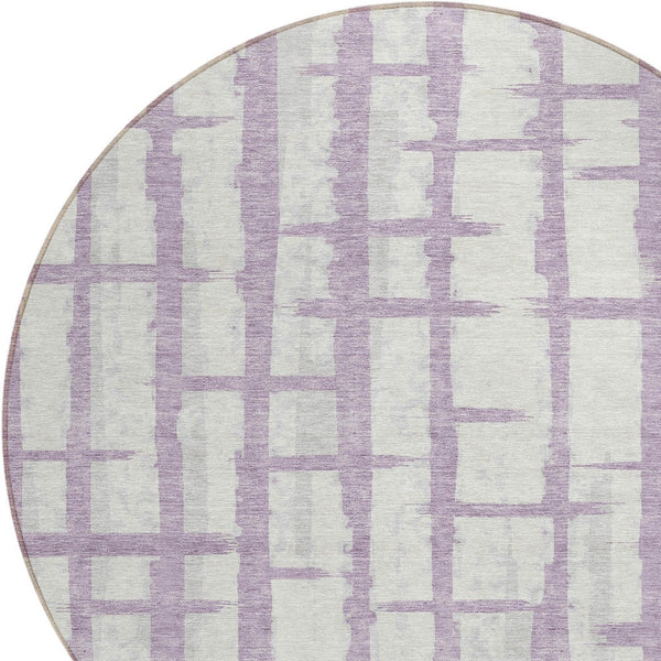 Homeroots 3' Stylish Artichoke Green & Gray Striped Washable Area Rug For Indoor And Outdoor Spaces 8' Round Polyester 591215