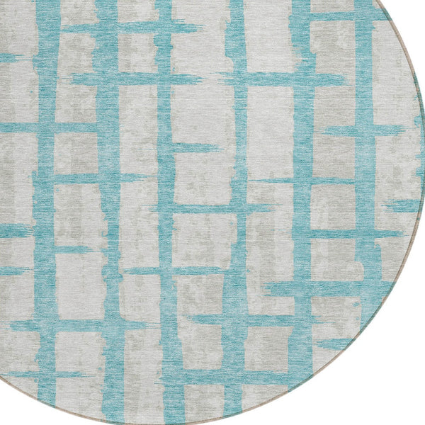 Homeroots 3' Stylish Artichoke Green & Gray Striped Washable Area Rug For Indoor And Outdoor Spaces 8' Round Polyester 591239