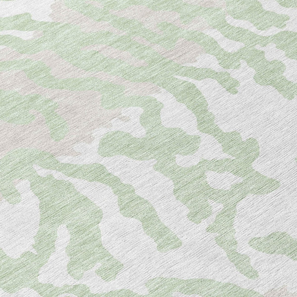 Homeroots 3' Artichoke Green Beige Ivory Animal Print Washable Indoor Outdoor Area Rug For Stylish Spaces 8' Round Polyester 591251