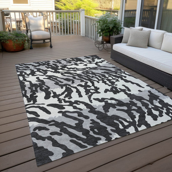Homeroots 3' Artichoke Green Beige Ivory Animal Print Washable Indoor Outdoor Area Rug For Stylish Spaces 5' X 8' Polyester 591256