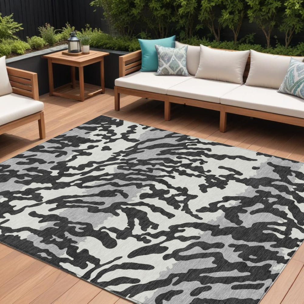 HomeRoots 9' Contemporary Animal Print Washable Area Rug for Indoor and Outdoor Use, Stain-Resistant Design 9' X 12' 591259