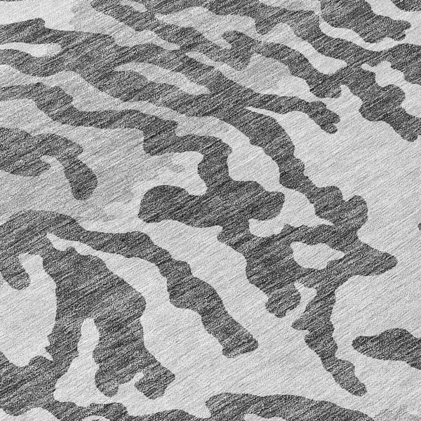 Homeroots 3' Artichoke Green Beige Ivory Animal Print Washable Indoor Outdoor Area Rug For Stylish Spaces 8' Round Polyester 591281