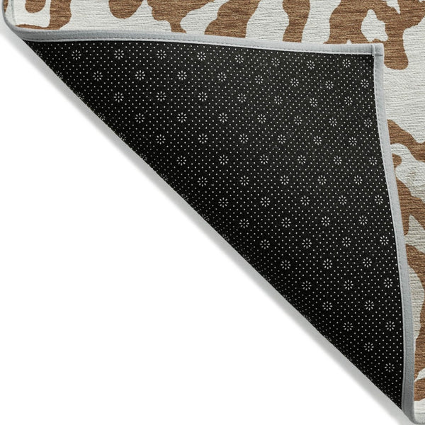 HomeRoots 5' Contemporary Animal Print Area Rug - Stylish, Washable, Stain-Resistant Indoor/Outdoor Design 5' X 8' 591298