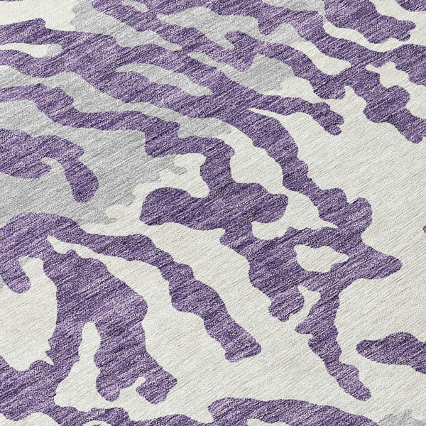 Homeroots 3' Artichoke Green Beige Ivory Animal Print Washable Indoor Outdoor Area Rug For Stylish Spaces 8' Round Polyester 591305