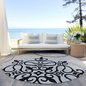 HomeRoots 8' Gray Round Floral Medallion Rug – Washable, Durable, Stylish for Indoor & Outdoor Spaces! 591353