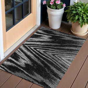 Homeroots 3' Artichoke Green And Gray Abstract Washable Area Rug For Indoor And Outdoor Spaces, Durable Design 3' X 5' Polyester 591507