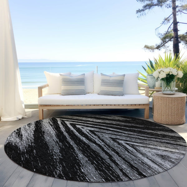 Homeroots 3' Artichoke Green And Gray Abstract Washable Area Rug For Indoor And Outdoor Spaces, Durable Design 8' Round Polyester 591509