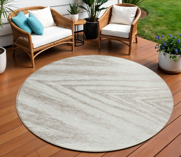Homeroots 3' Artichoke Green And Gray Abstract Washable Area Rug For Indoor And Outdoor Spaces, Durable Design 8' Round Polyester 591539