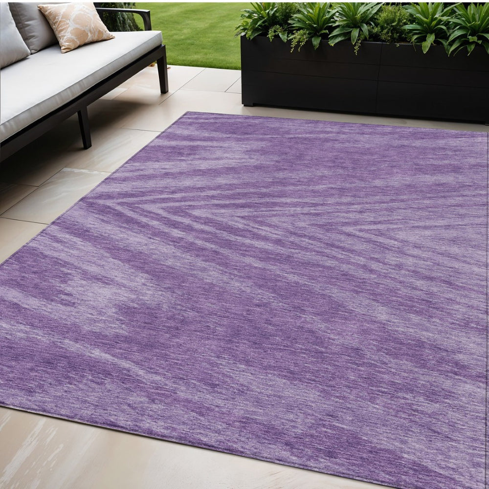 HomeRoots 5' Abstract Purple and Ivory Area Rug – Stylish Washable Design for Indoor and Outdoor Spaces 5' X 8' 591562