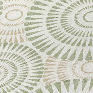 Homeroots 3' Artichoke Green Brown Beige Geometric Washable Indoor Outdoor Area Rug For Stylish Spaces 8' Round Polyester 591581