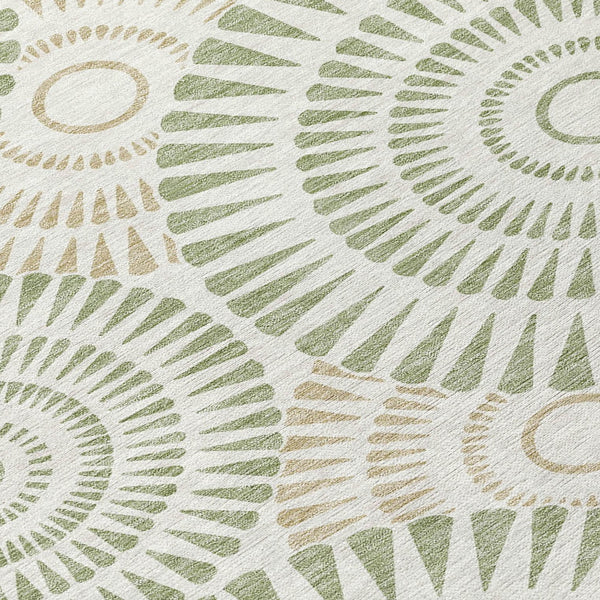 Homeroots 3' Artichoke Green Brown Beige Geometric Washable Indoor Outdoor Area Rug For Stylish Spaces 8' Round Polyester 591581