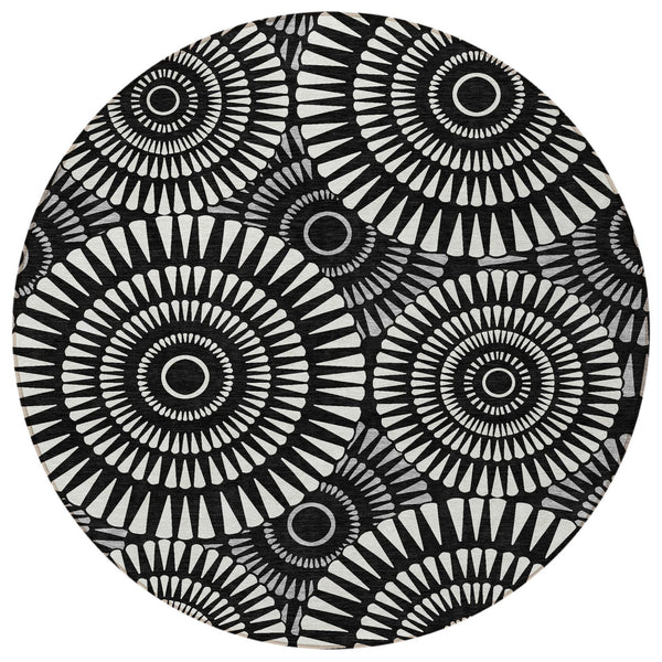 Homeroots 3' Artichoke Green Brown Beige Geometric Washable Indoor Outdoor Area Rug For Stylish Spaces 8' Round Polyester 591587