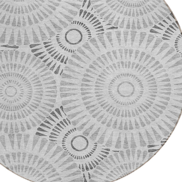 Homeroots 3' Artichoke Green Brown Beige Geometric Washable Indoor Outdoor Area Rug For Stylish Spaces 8' Round Polyester 591623