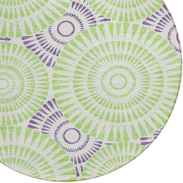 Homeroots 3' Artichoke Green Brown Beige Geometric Washable Indoor Outdoor Area Rug For Stylish Spaces 8' Round Polyester 591659