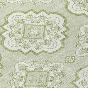 Homeroots 3' Medallion Area Rug In Artichoke Green And Ivory - Stylish, Washable For Indoor And Outdoor Use 8' Round Polyester 591665