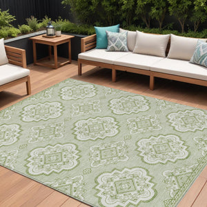 Homeroots 3' Medallion Area Rug In Artichoke Green And Ivory - Stylish, Washable For Indoor And Outdoor Use 10' X 14' Polyester 591668