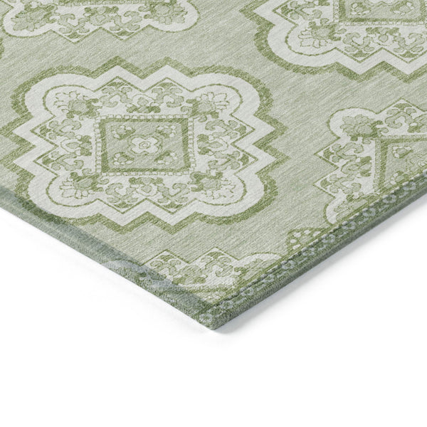 Homeroots 3' Medallion Area Rug In Artichoke Green And Ivory - Stylish, Washable For Indoor And Outdoor Use 10' X 14' Polyester 591668