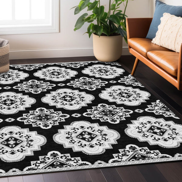 Homeroots 3' Medallion Area Rug In Artichoke Green And Ivory - Stylish, Washable For Indoor And Outdoor Use 5' X 8' Polyester 591670