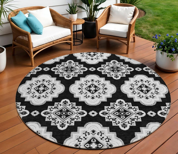 HomeRoots 5' Black and Ivory Medallion Area Rug - Stylish, Durable, Washable for Indoor and Outdoor Spaces 8' Round 591671