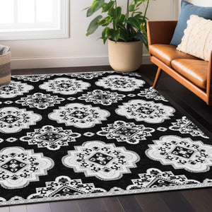 Homeroots 3' Medallion Area Rug In Artichoke Green And Ivory - Stylish, Washable For Indoor And Outdoor Use 8' X 10' Polyester 591672