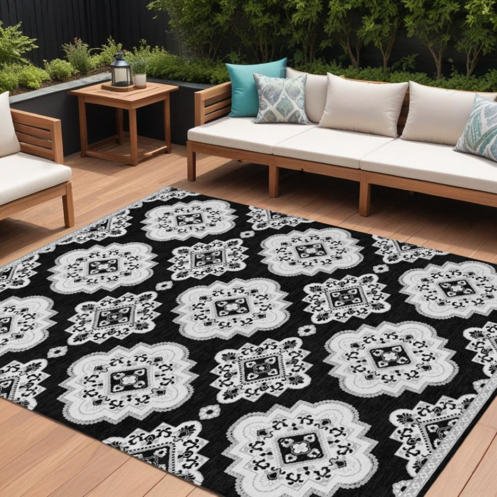 HomeRoots 9' Black And Ivory Medallion Area Rug - Durable, Washable, Indoor/Outdoor Design for Stylish Spaces 9' X 12' 591673