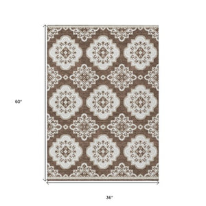 Homeroots 3' Medallion Area Rug In Artichoke Green And Ivory - Stylish, Washable For Indoor And Outdoor Use 3' X 5' Polyester 591675