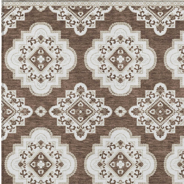 Homeroots 3' Medallion Area Rug In Artichoke Green And Ivory - Stylish, Washable For Indoor And Outdoor Use 5' X 8' Polyester 591676