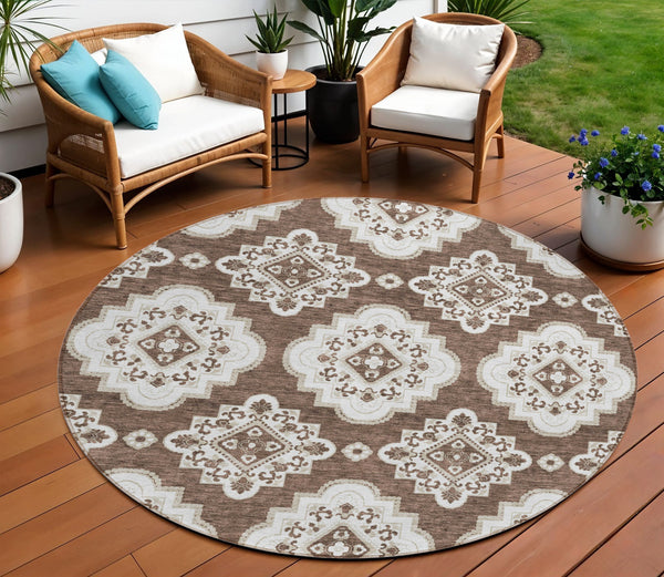 Homeroots 3' Medallion Area Rug In Artichoke Green And Ivory - Stylish, Washable For Indoor And Outdoor Use 8' Round Polyester 591677
