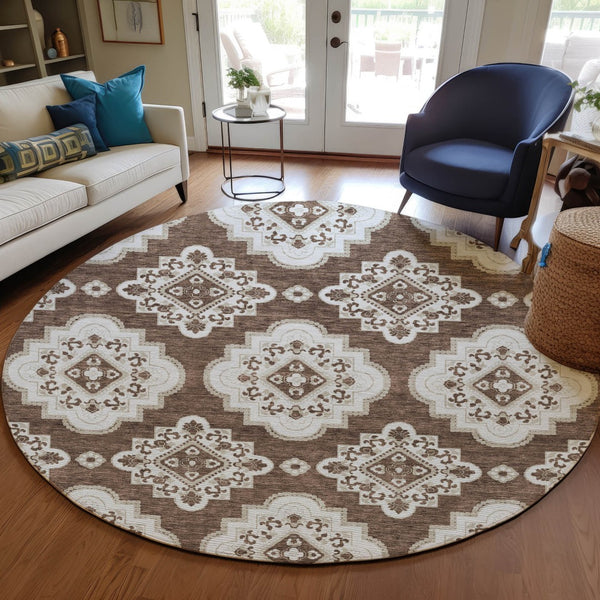 Homeroots 3' Medallion Area Rug In Artichoke Green And Ivory - Stylish, Washable For Indoor And Outdoor Use 8' Round Polyester 591677