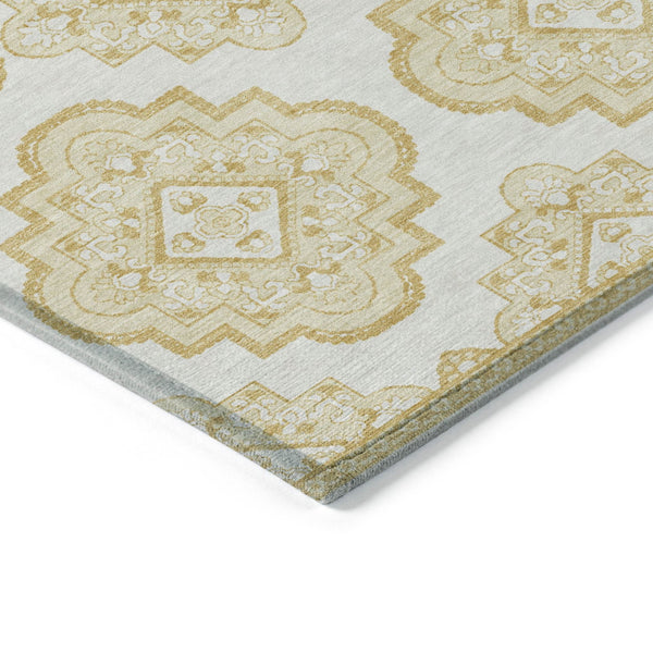 Homeroots 3' Medallion Area Rug In Artichoke Green And Ivory - Stylish, Washable For Indoor And Outdoor Use 3' X 5' Polyester 591681
