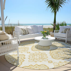Homeroots 3' Medallion Area Rug In Artichoke Green And Ivory - Stylish, Washable For Indoor And Outdoor Use 8' Round Polyester 591683